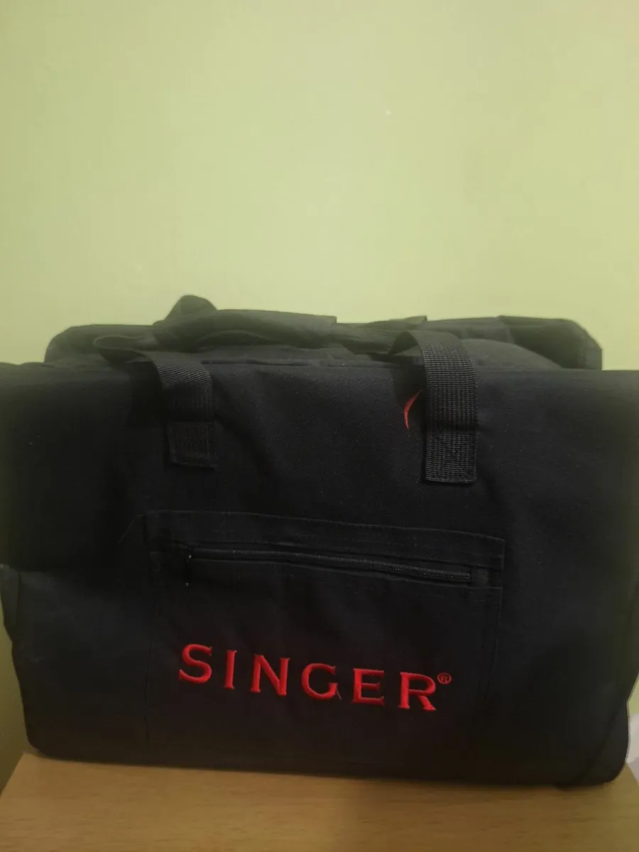 SINGER HEAVY DUTY SEWING MACHINE WITH ACCESSORIES - Image 3