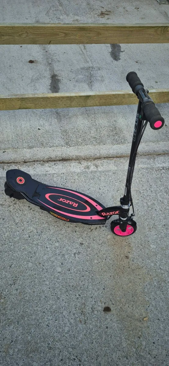 Razor electric scooter - Image 3