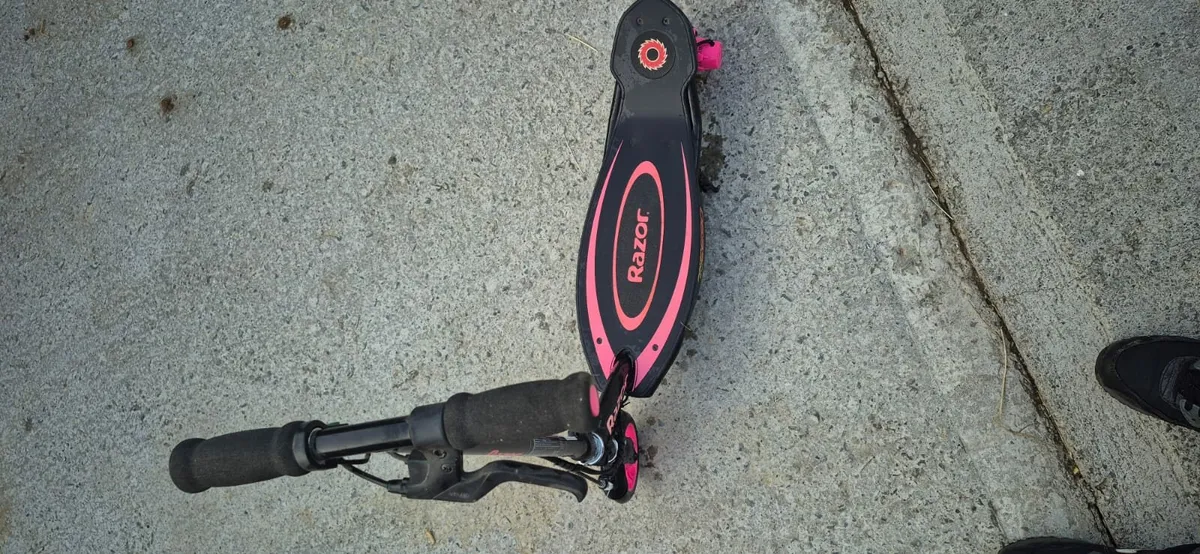 Razor electric scooter - Image 4