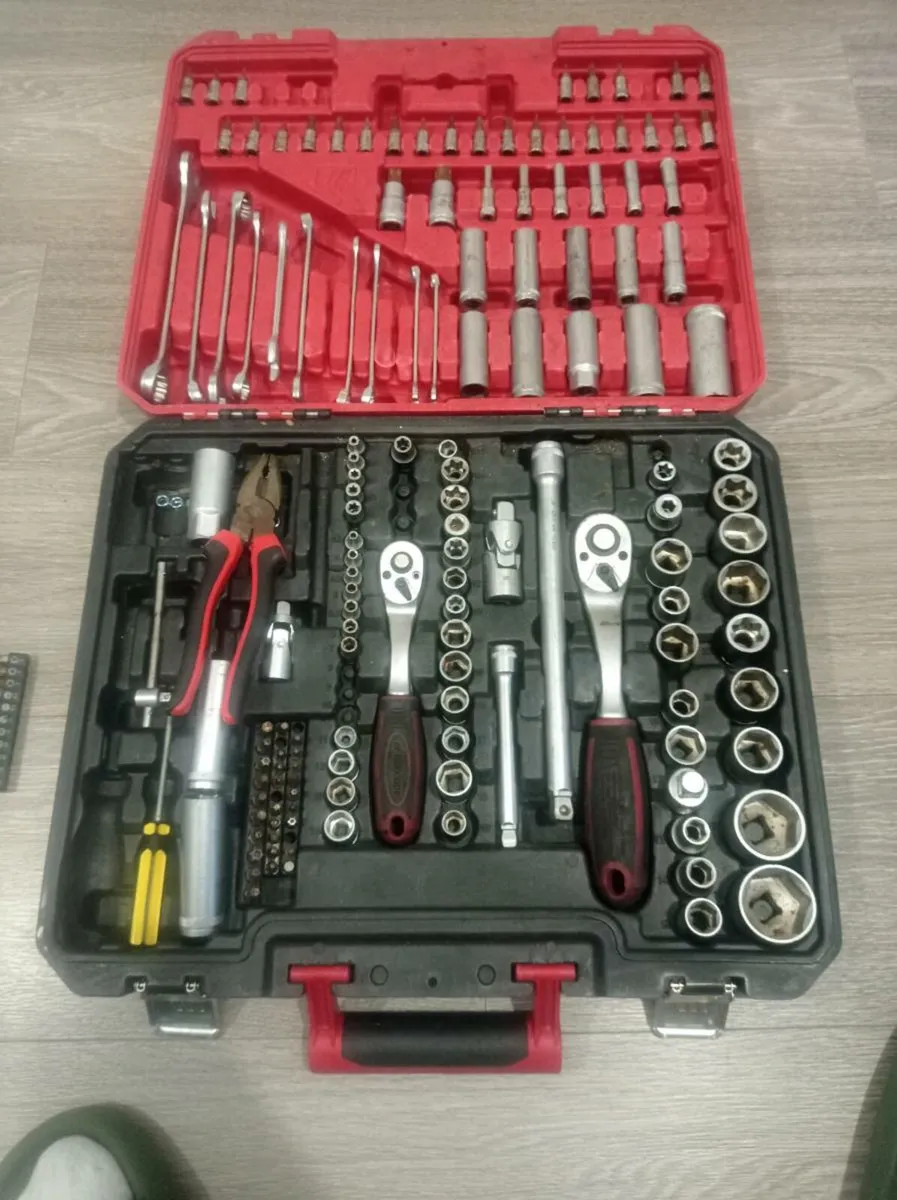 Sockets tool 220 pieces for 40 euro !!! - Image 2