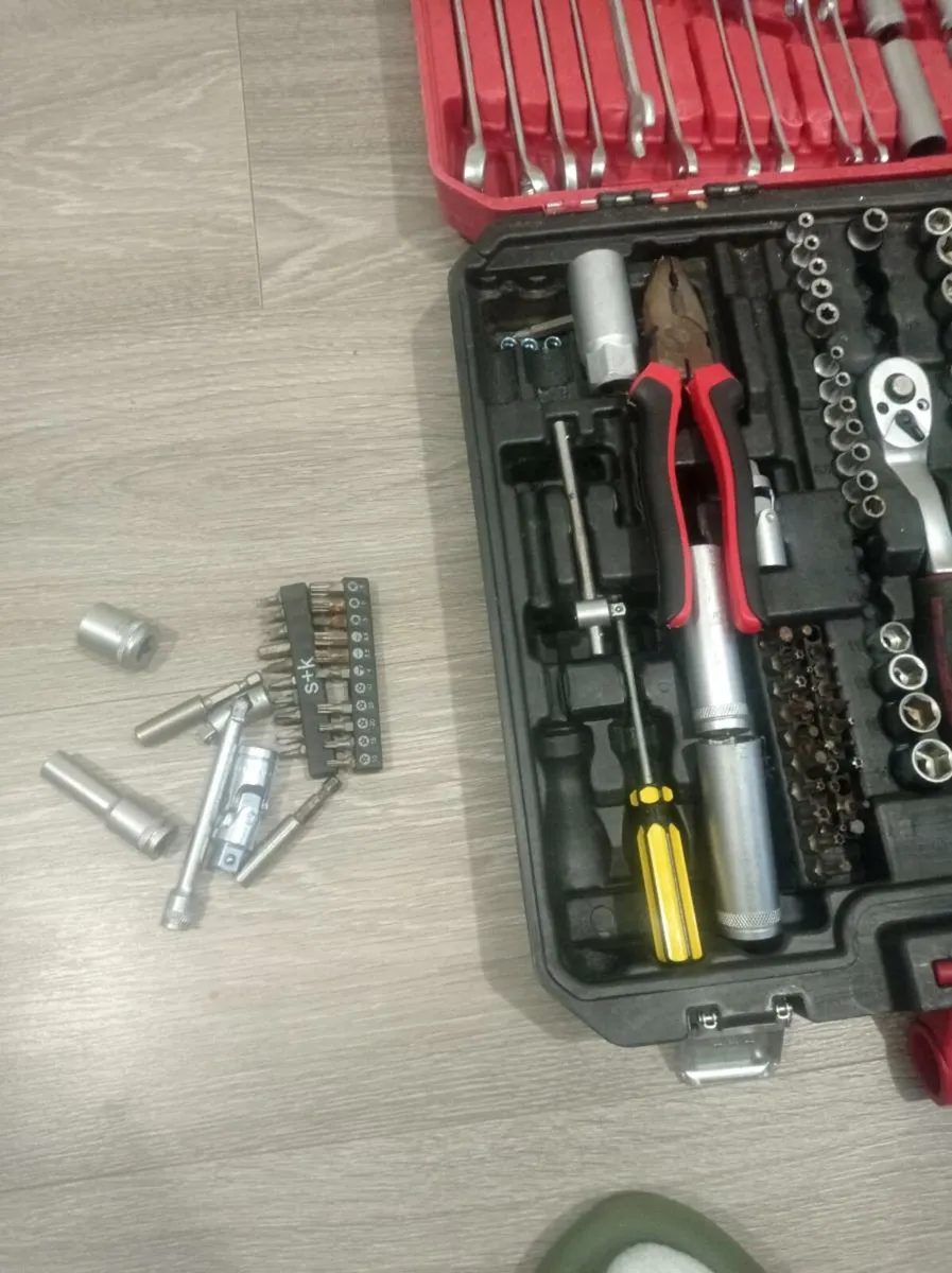 Sockets tool 220 pieces for 40 euro !!! - Image 3
