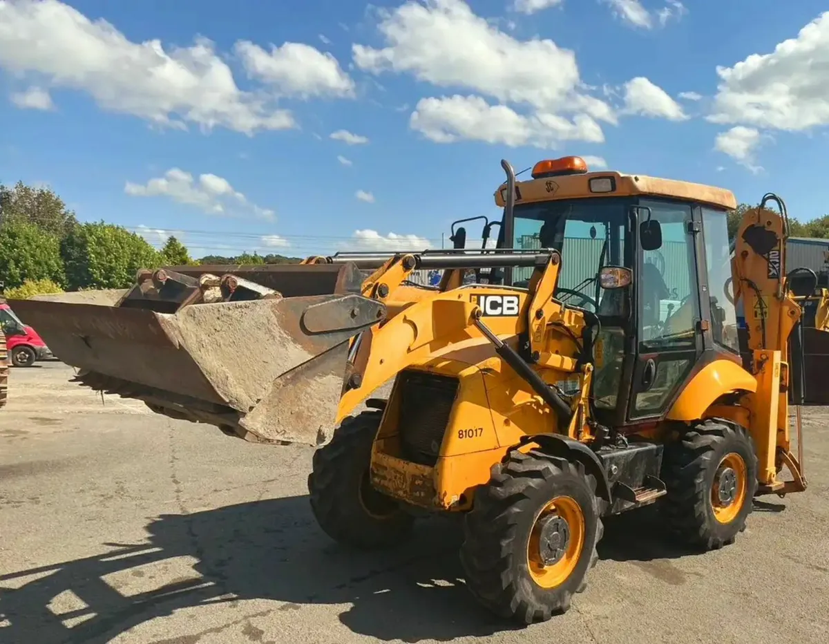 JCB 2CX Streetmaster Digger Breaker - Image 4