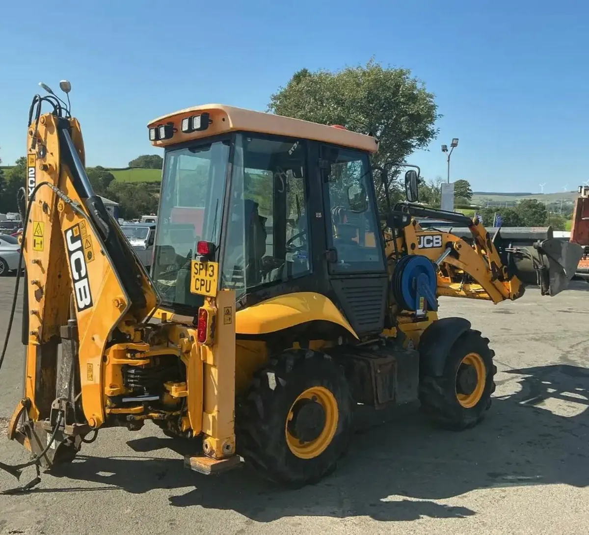 JCB 2CX Streetmaster Digger Breaker - Image 1