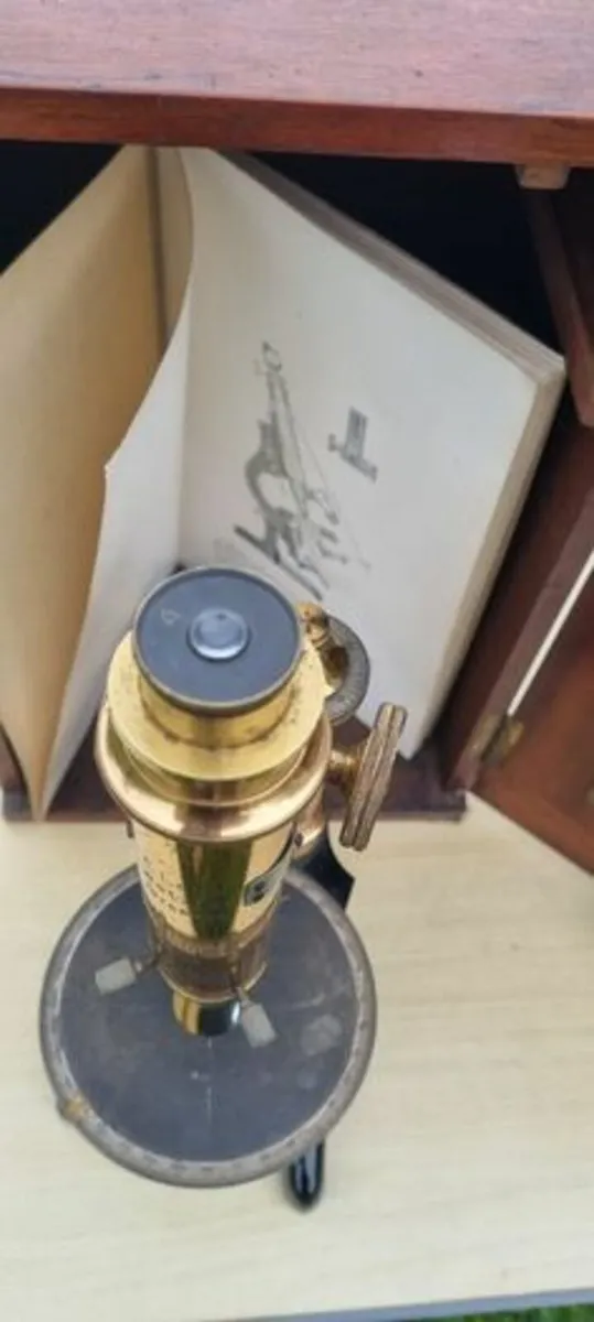 Vintage Leitz Wetzlar Brass Microscrope - Image 2