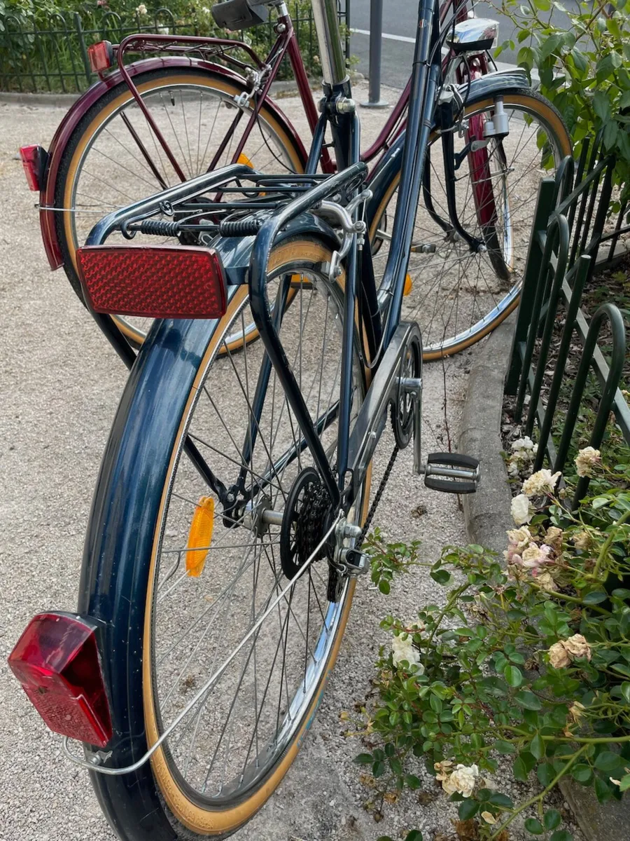 2 vintage style city bicycles - Image 2
