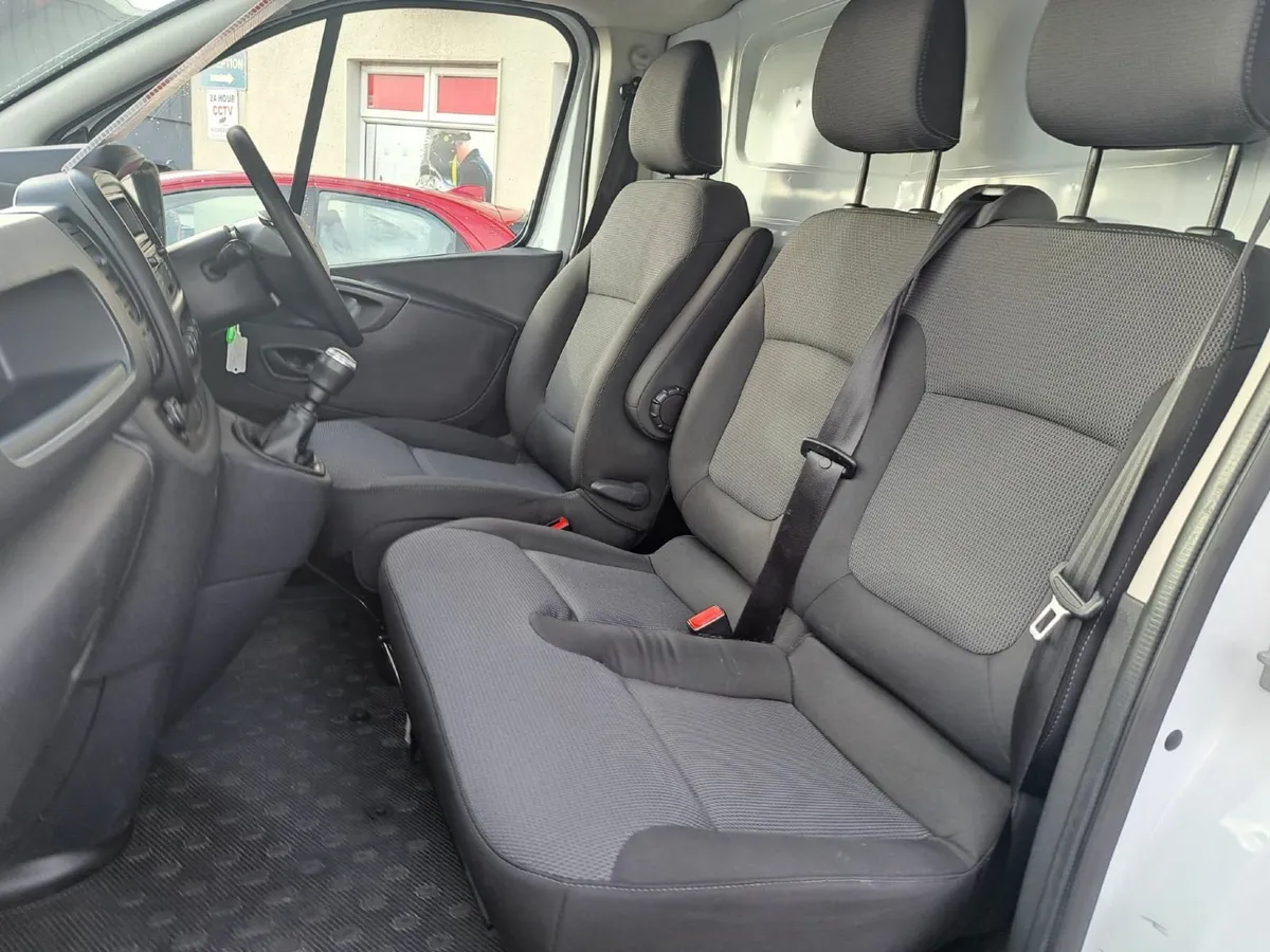 Renault Trafic 212 Long Base Only 71 k Km New CVRT - Image 2