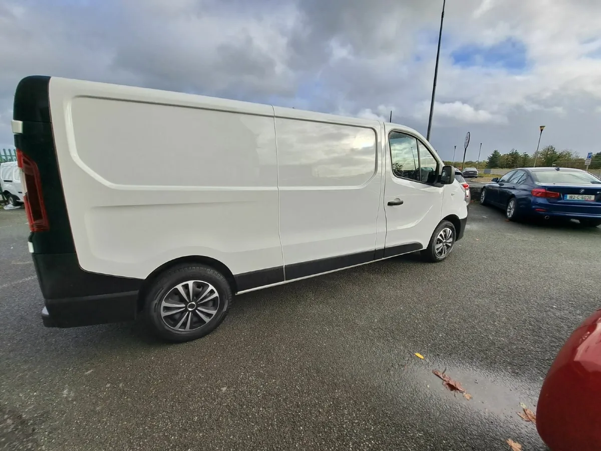 Renault Trafic 212 Long Base Only 71 k Km New CVRT - Image 3