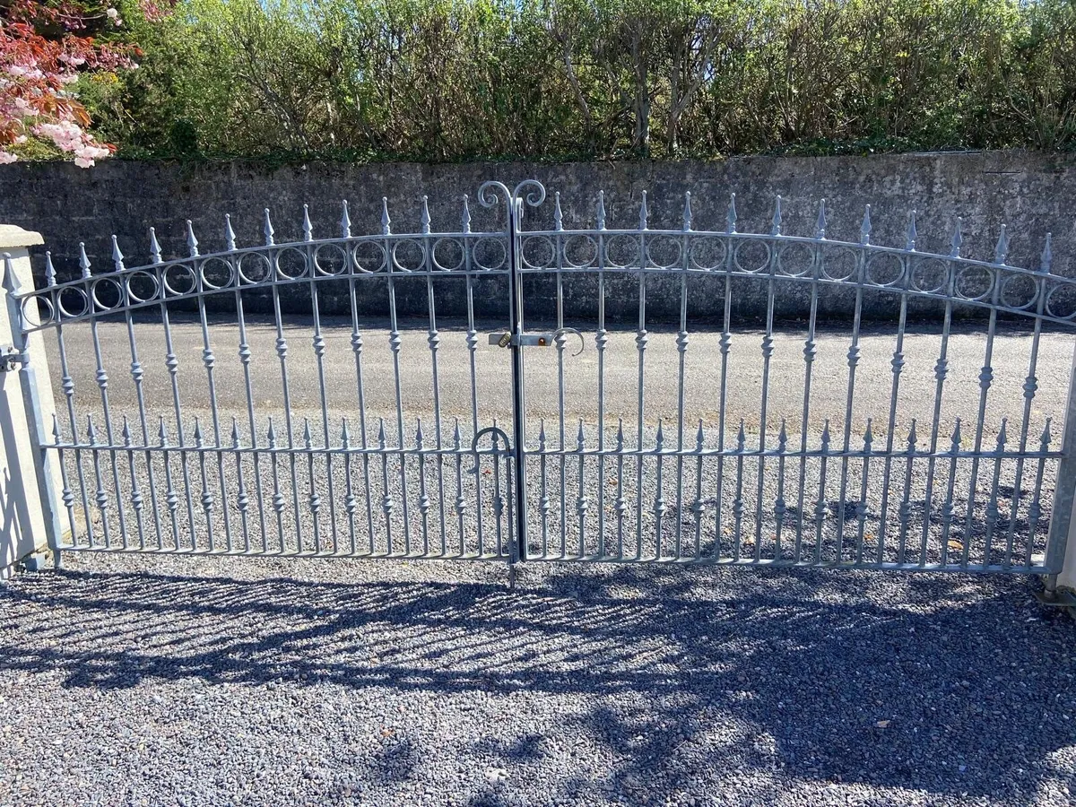 Gates - Image 1