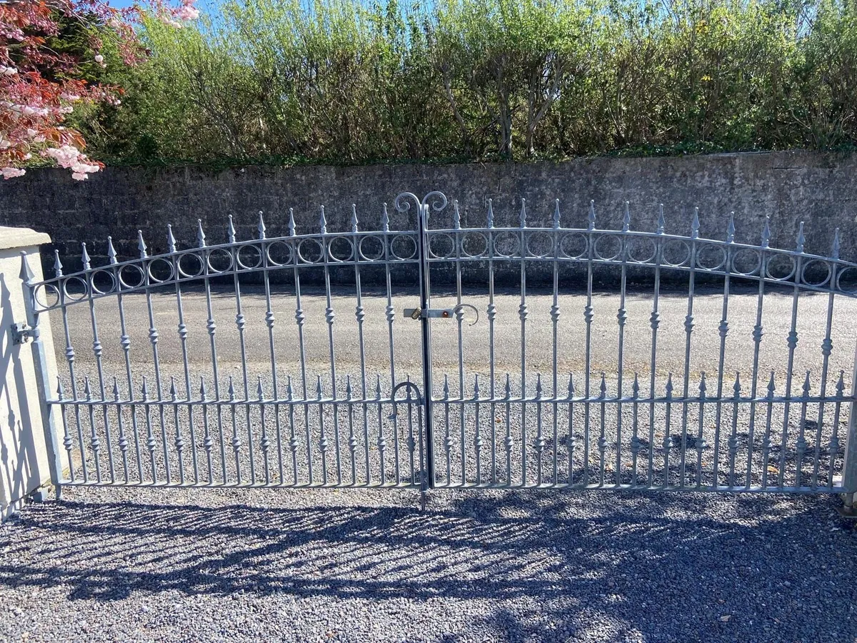 Gates - Image 2