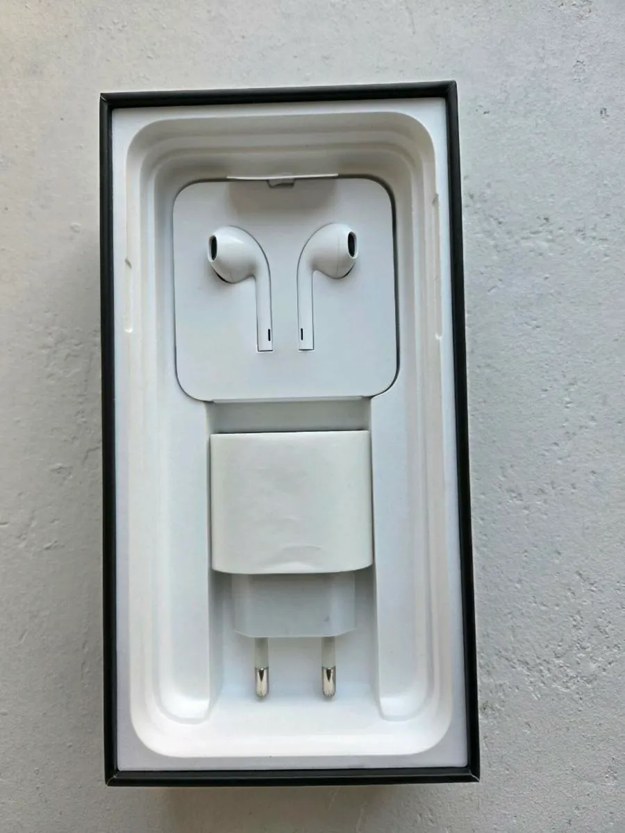 iPhone 11 Pro Max 256GB – Excellent Condition - Image 2