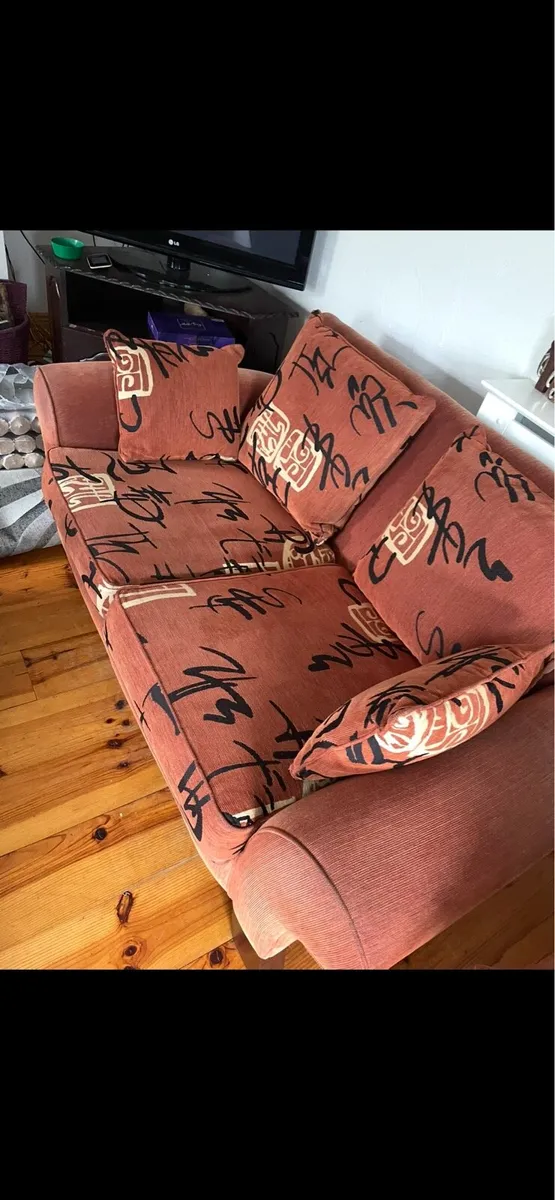2 starter couches - Image 1