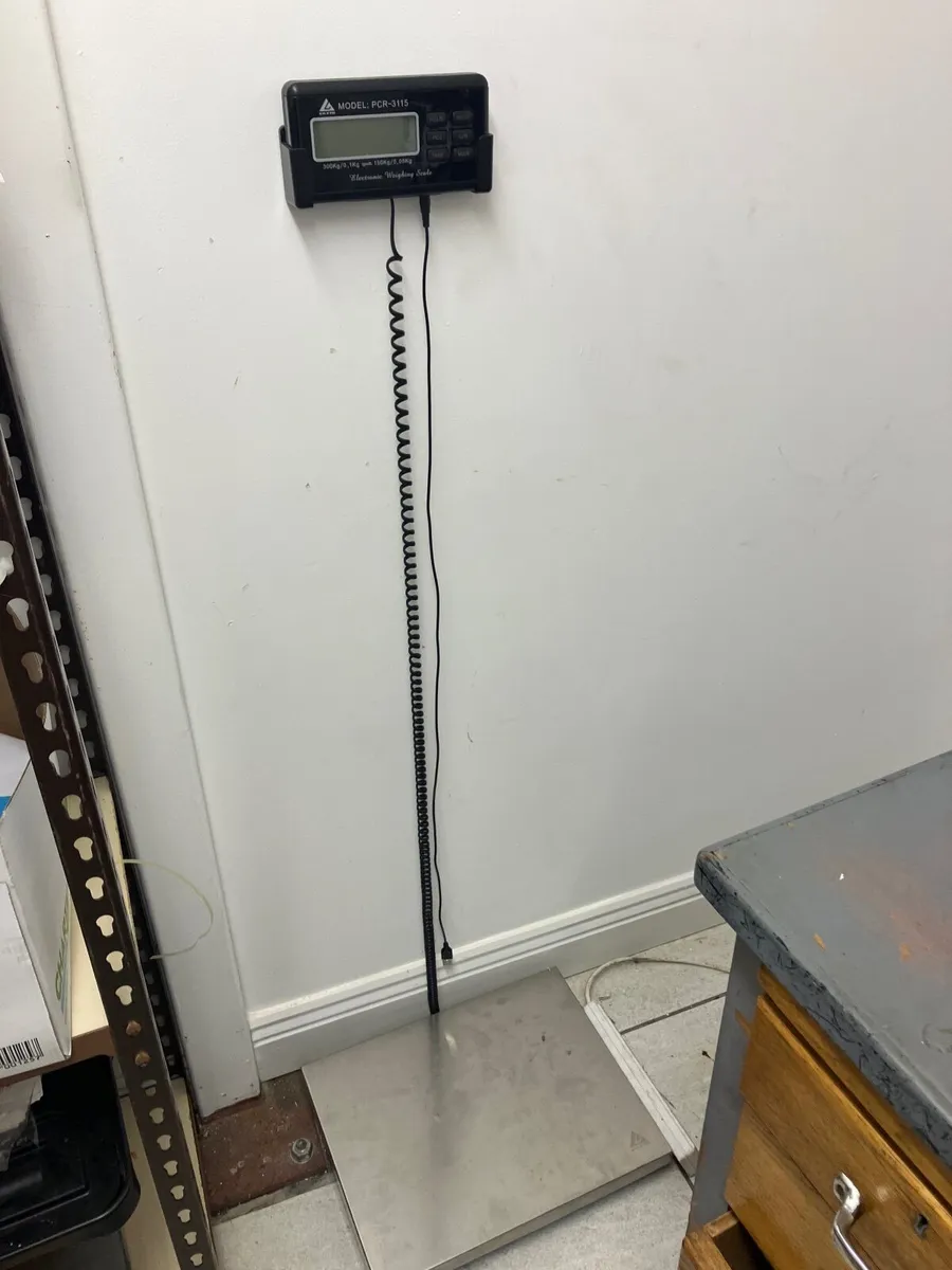 Weighing scale - Image 1