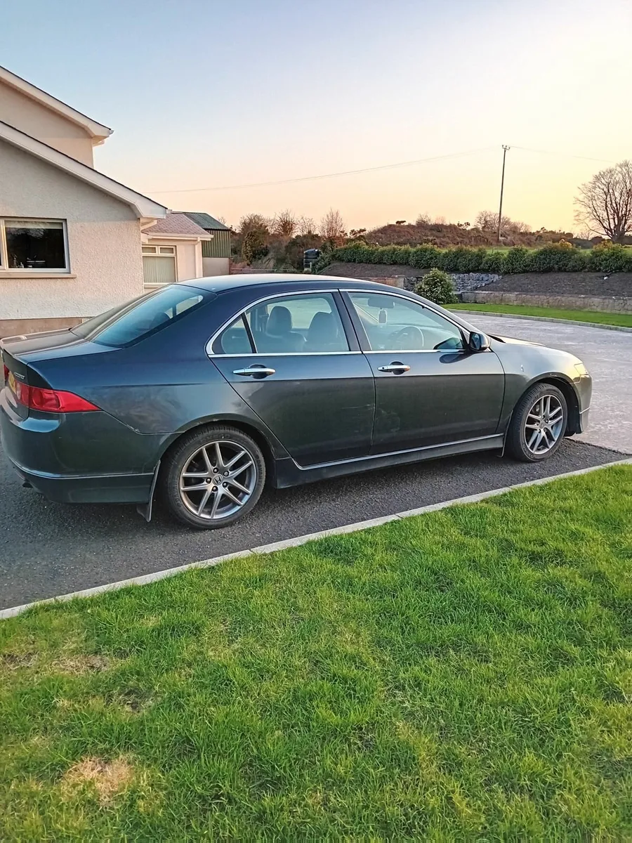 Honda Accord 2006 - Image 2