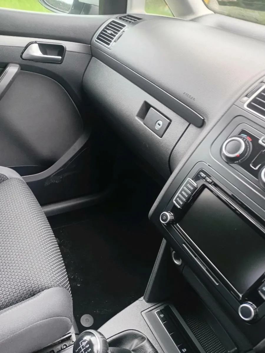 Car - Image 3