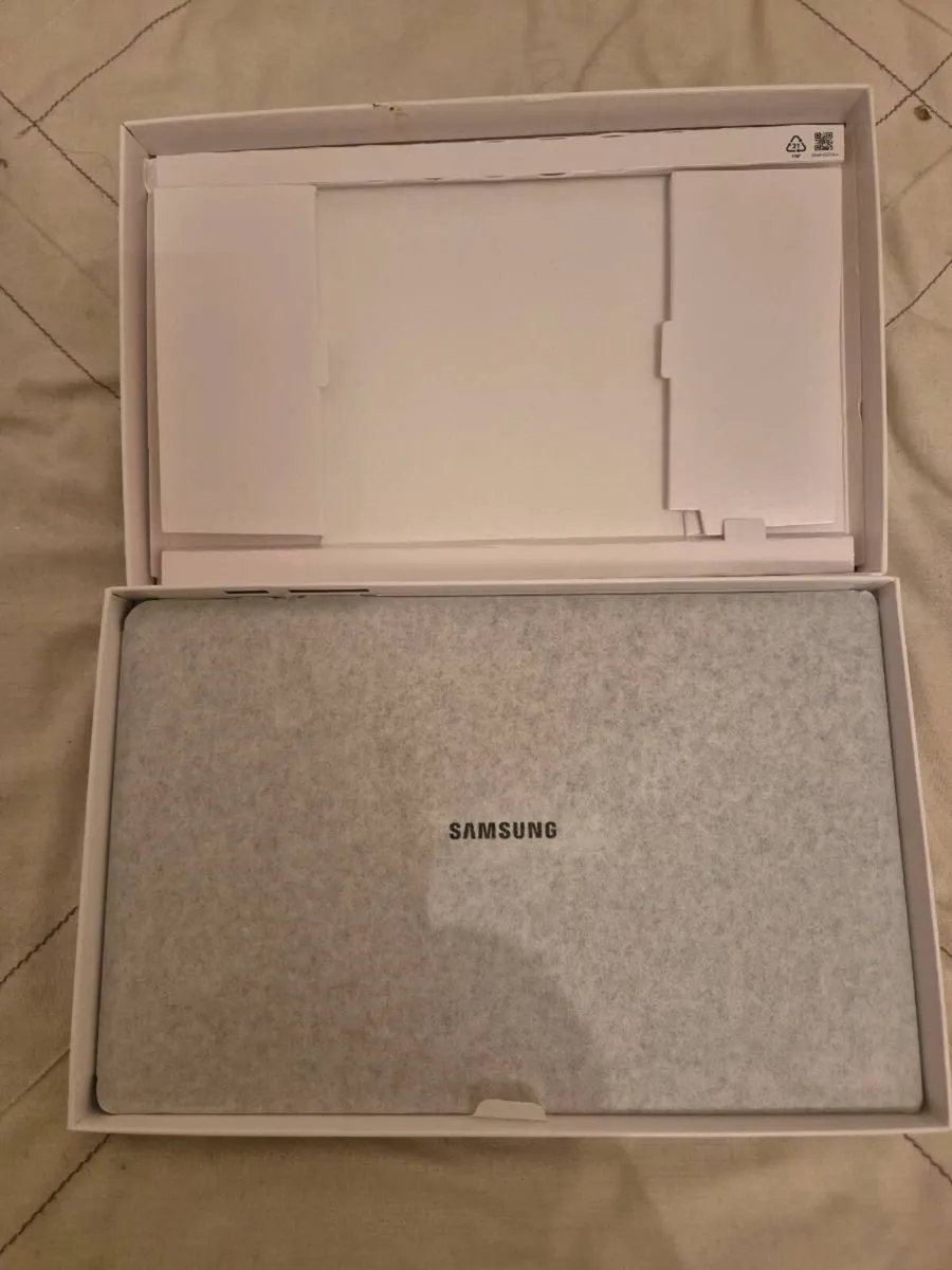 Samsung S6 Galaxy Tab lite - Image 2