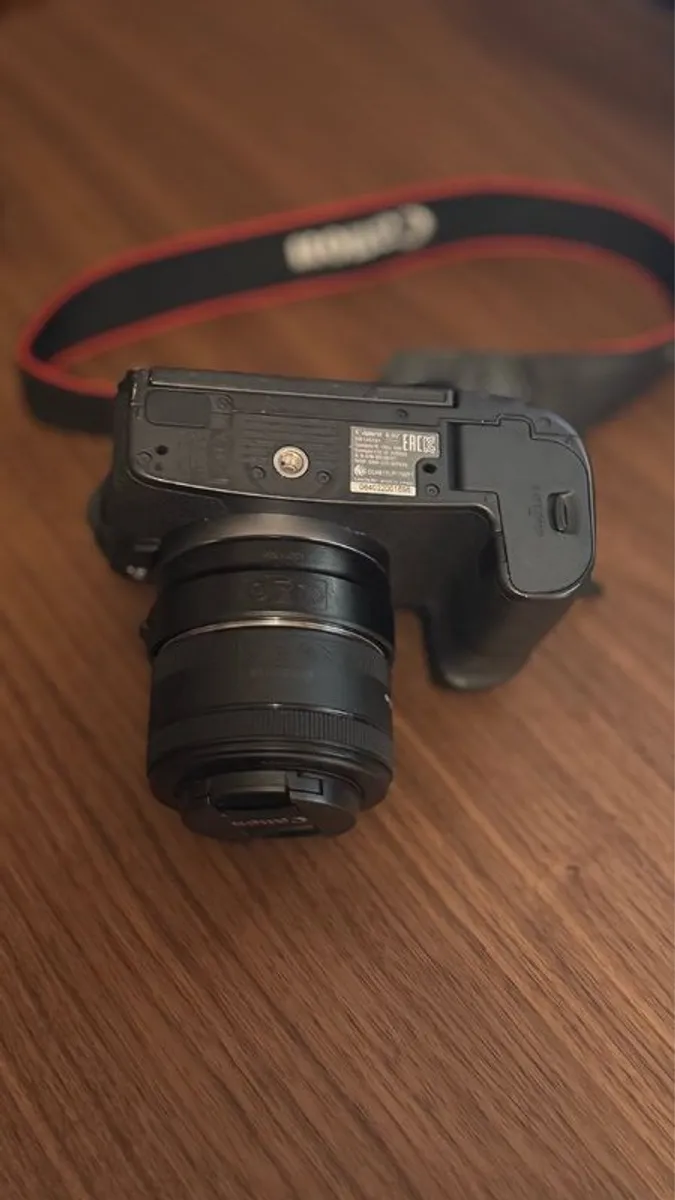 Canon EOS R Mirrorless Camera (DS126721) used, great condition, with EF adaptor - Image 4