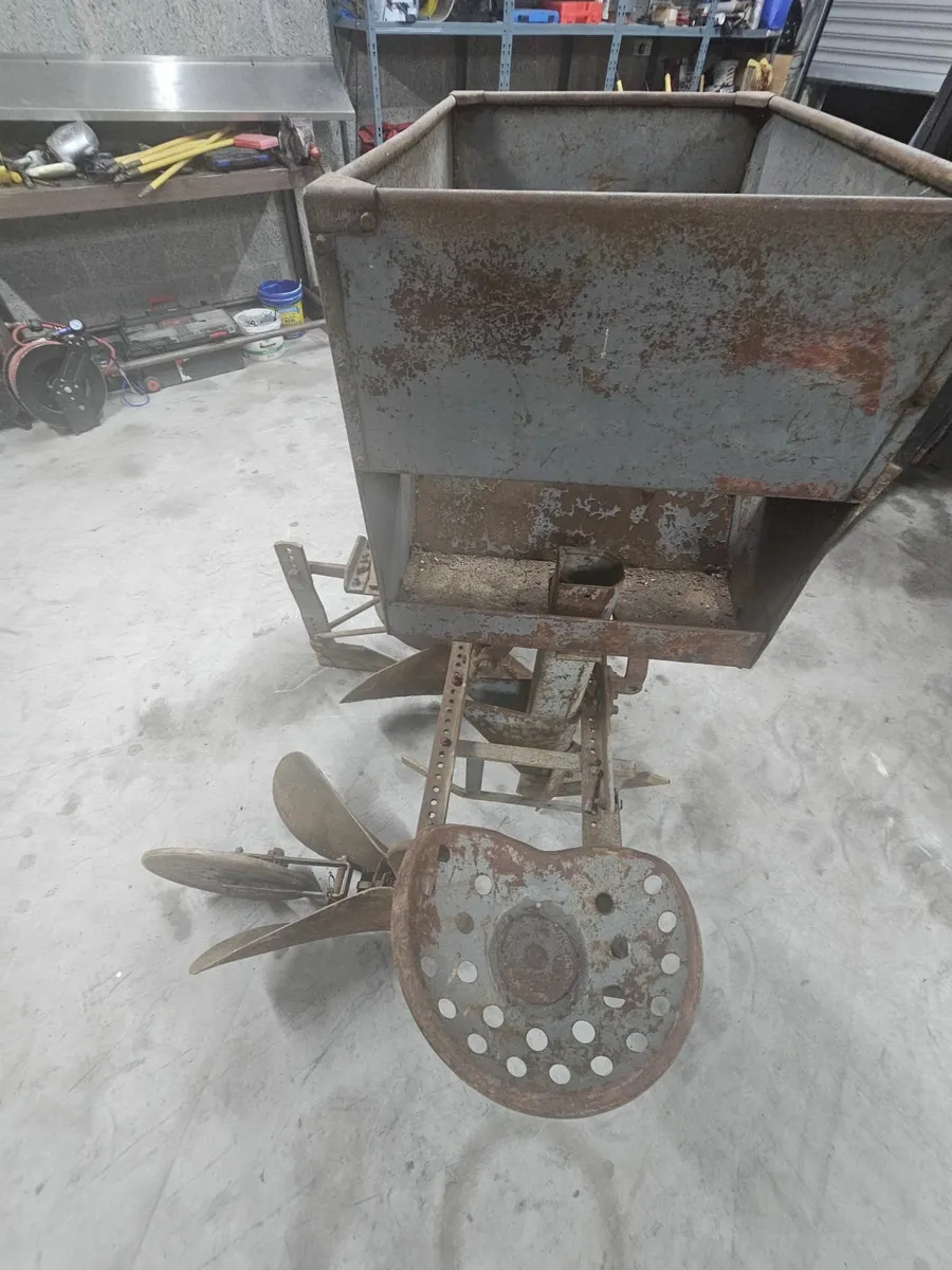 Ferguson Potato Bell Droper - Image 4