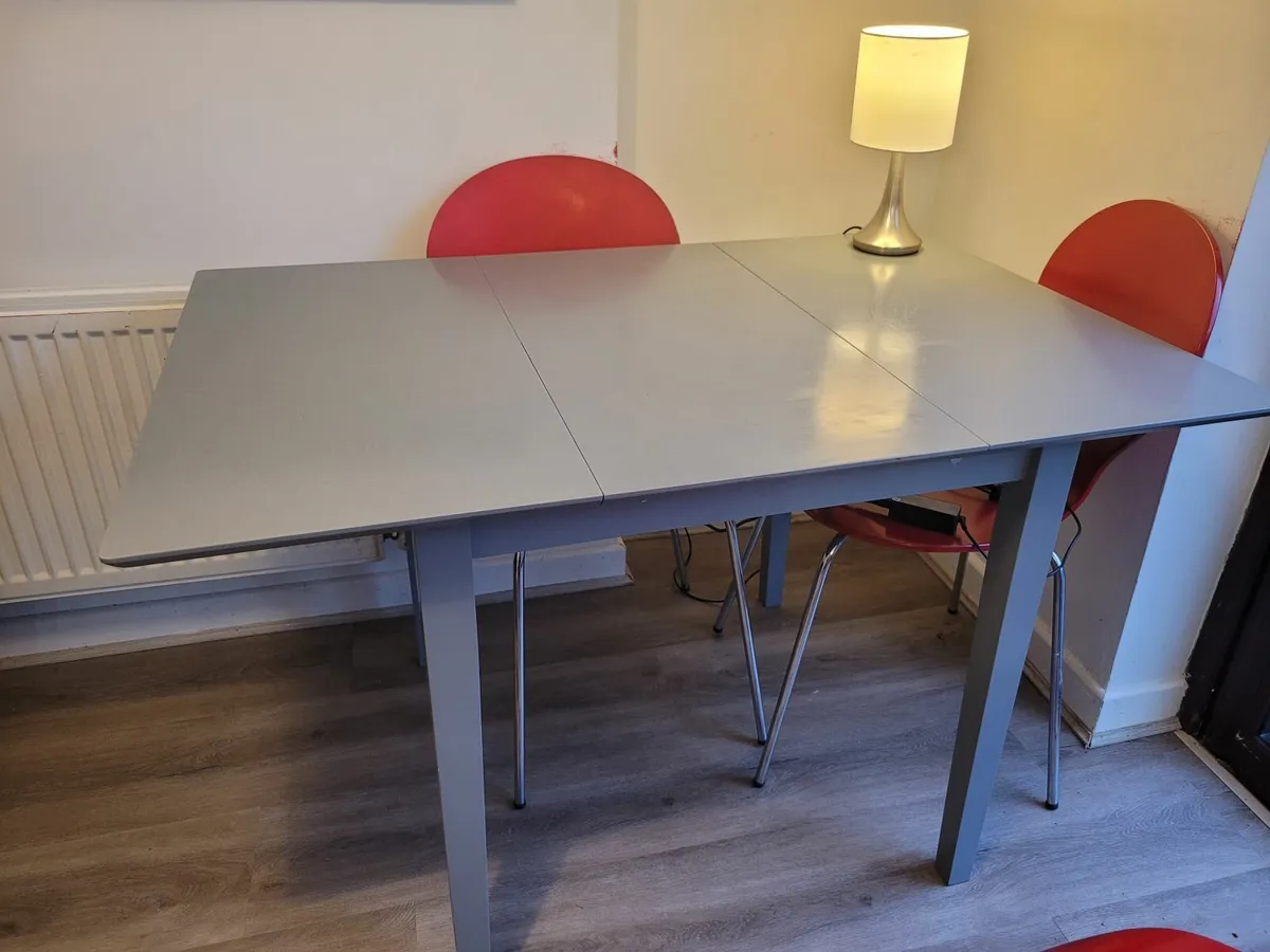 Table - extending/ expandable - Image 1
