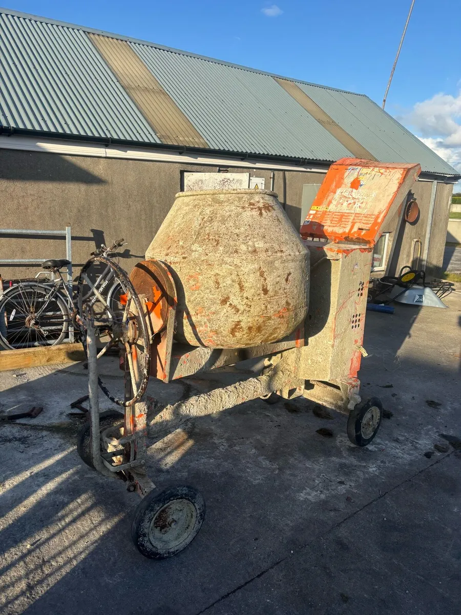 Concrete mixer - Image 4