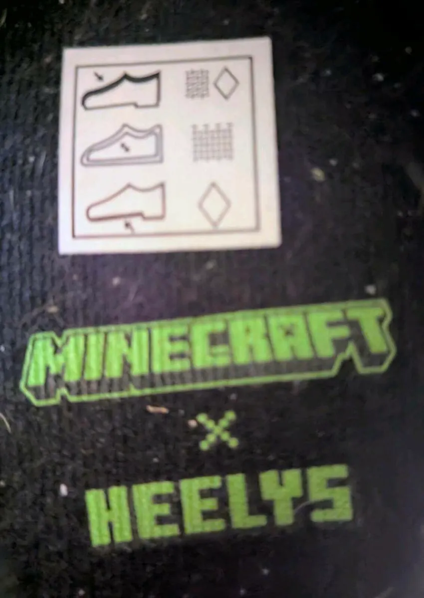 Minecraft Heelys size 2 - Image 4
