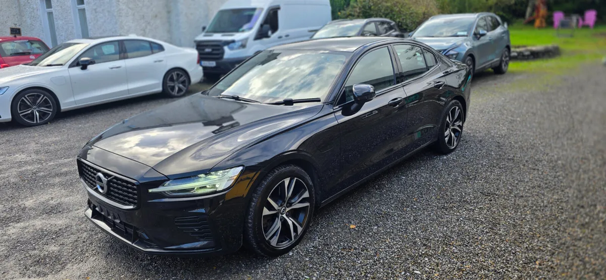 Volvo S60 2022 R DESIGN T8 455BHP - Image 2