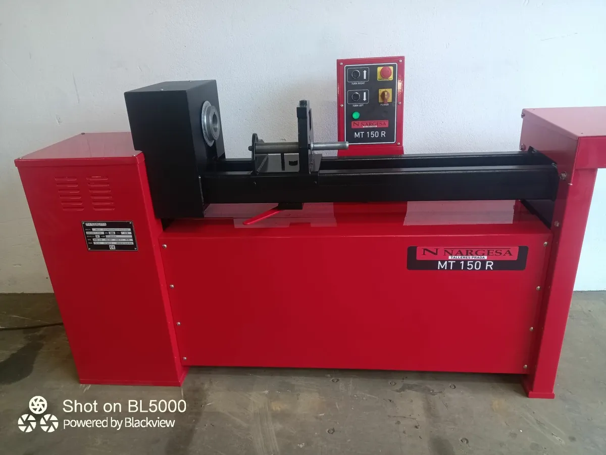 SCROLLING AND TWISTING MACHINE - Image 1