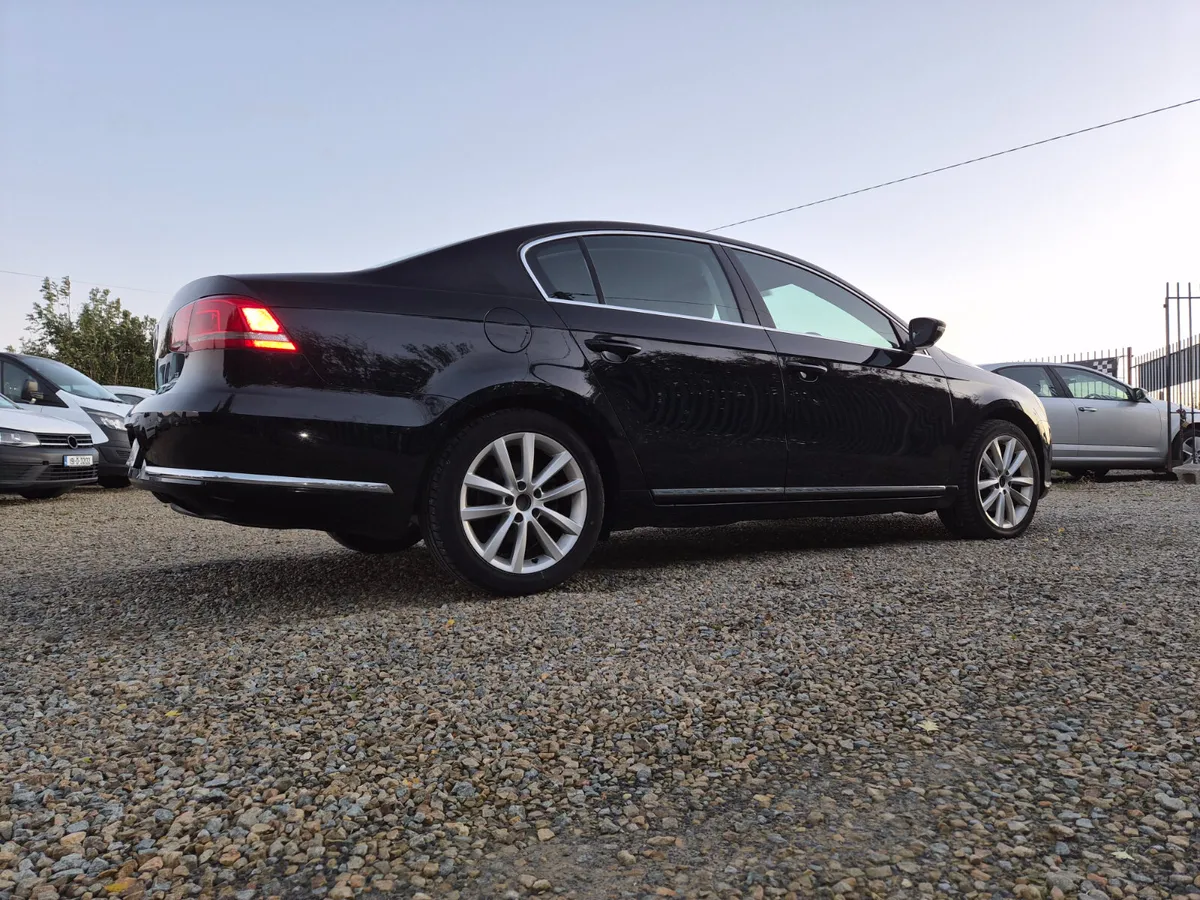 Volkswagen Passat 2012 - Image 3