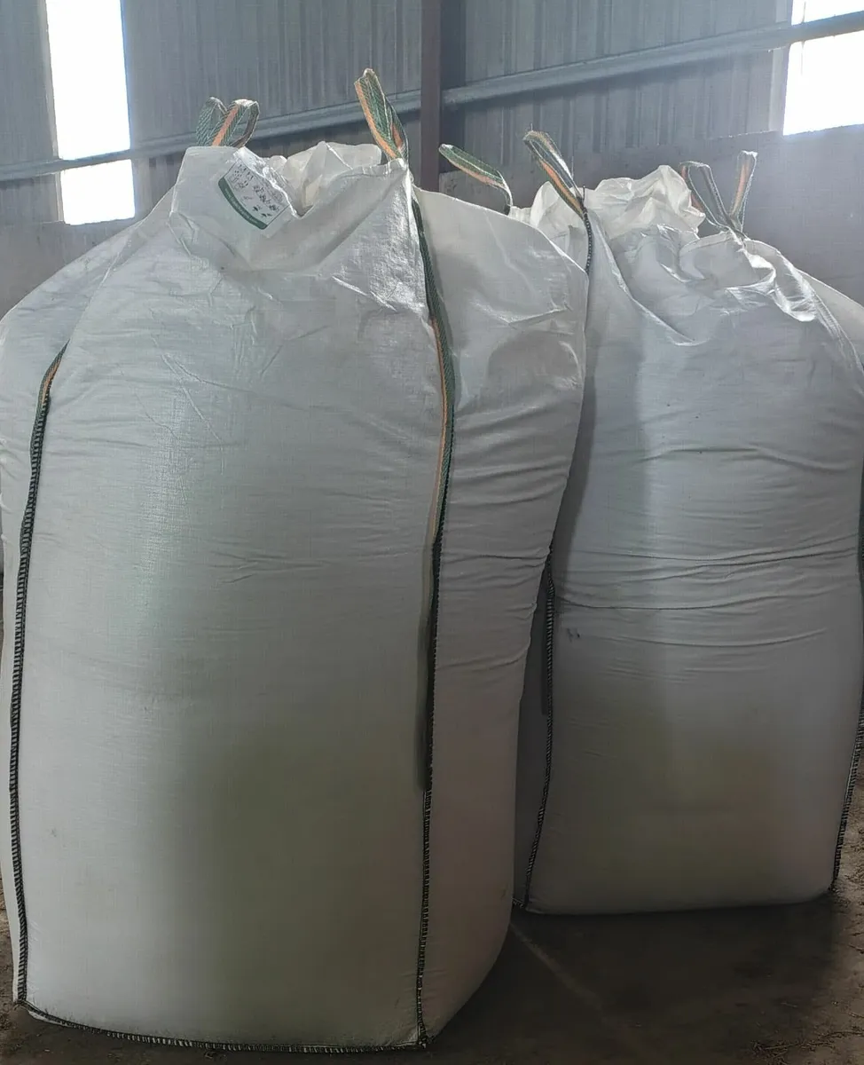 Round Bales of Straw & Rolled Barley For Sale