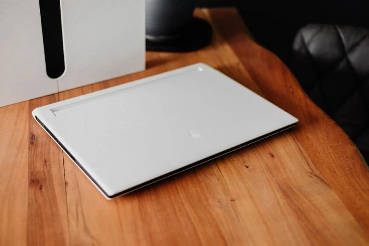 Alienware X17 R2 - Image 2