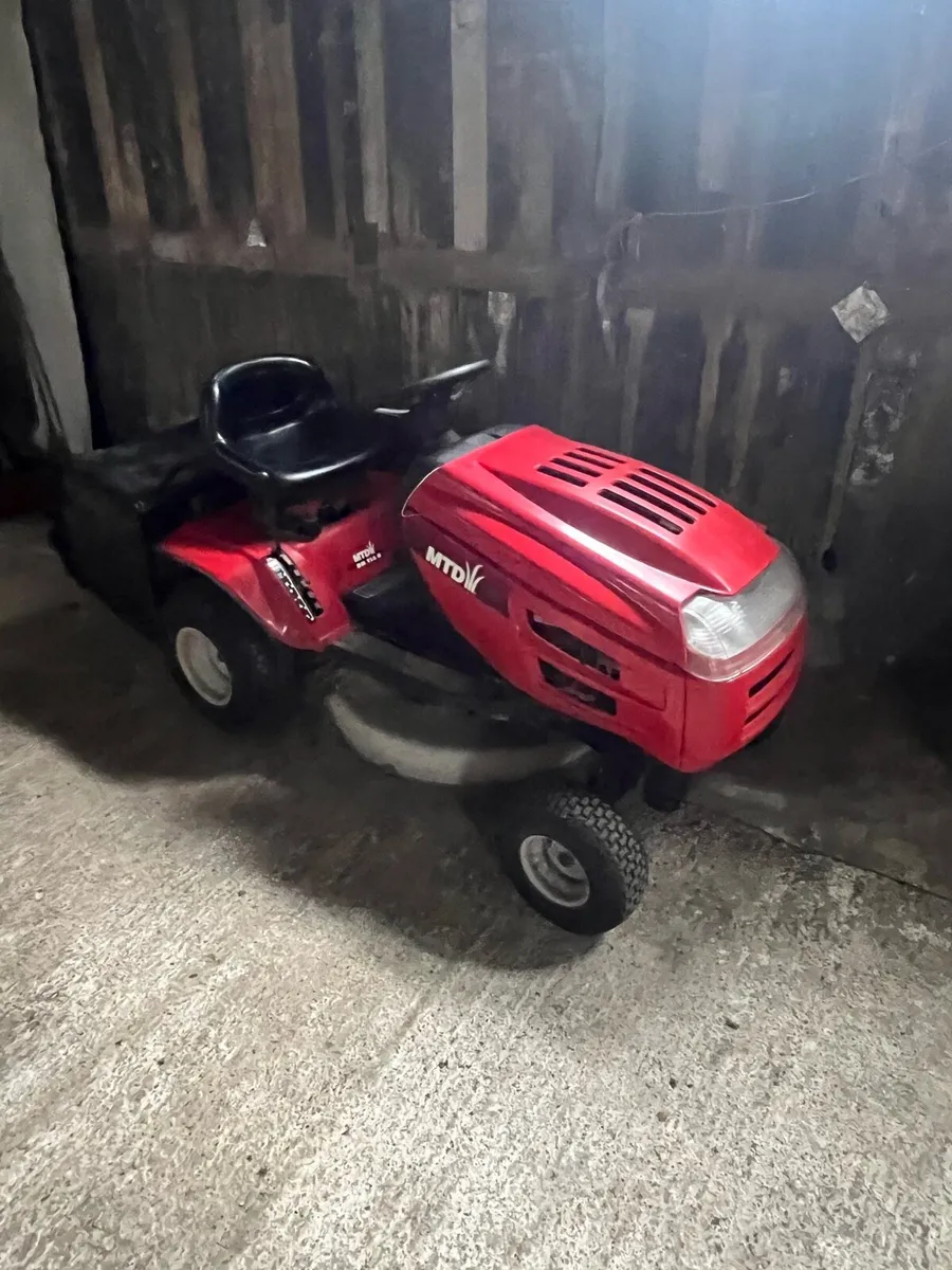 Ride on mower - Image 1