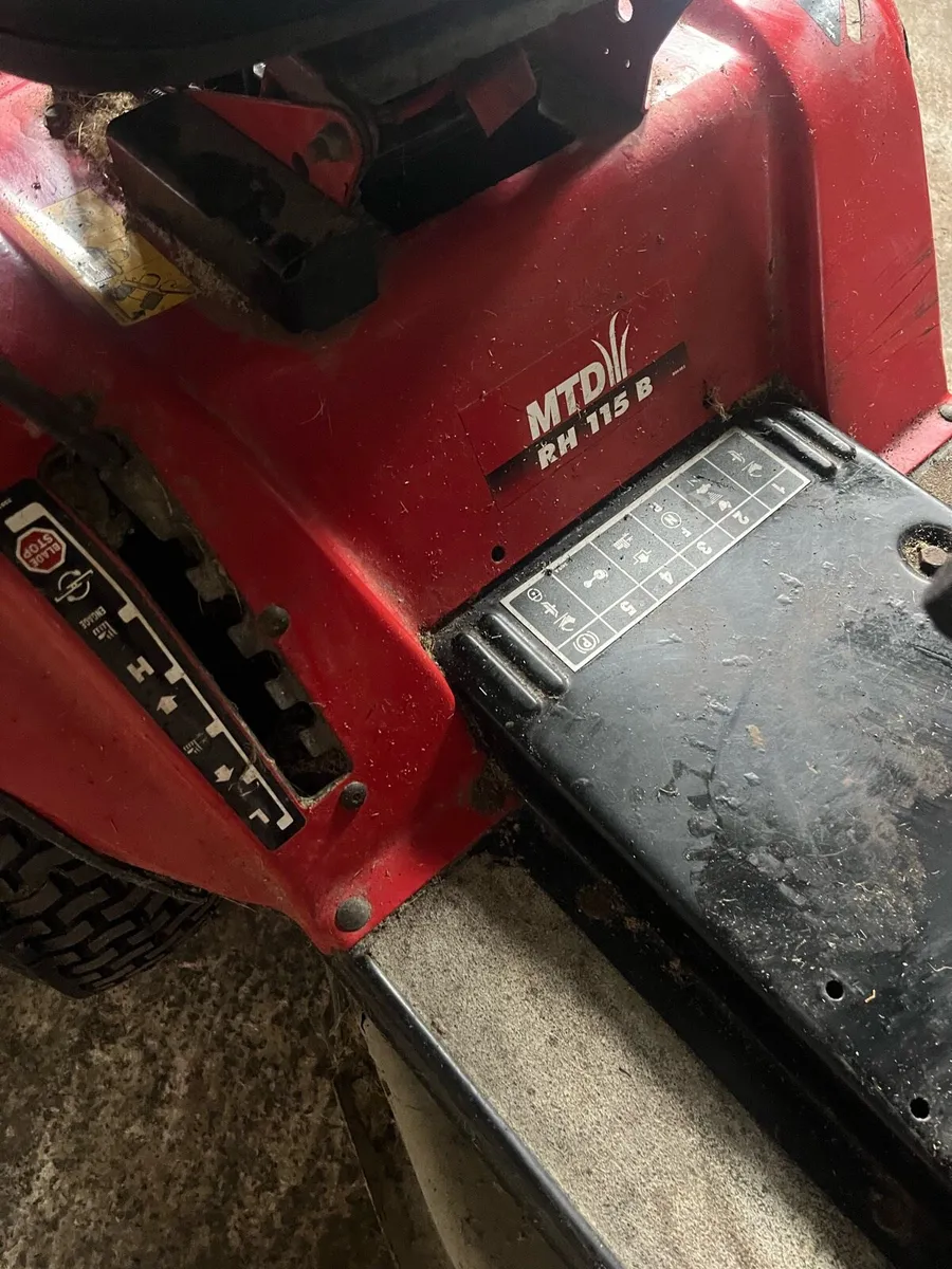 Ride on mower - Image 2