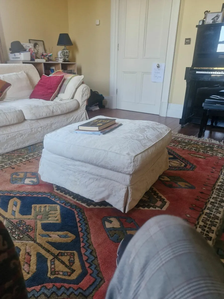 Antique wool hand knotted large rug 9ft6x8ft.. - Image 3