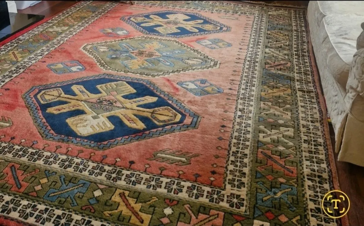 Antique wool hand knotted large rug 9ft6x8ft.. - Image 4