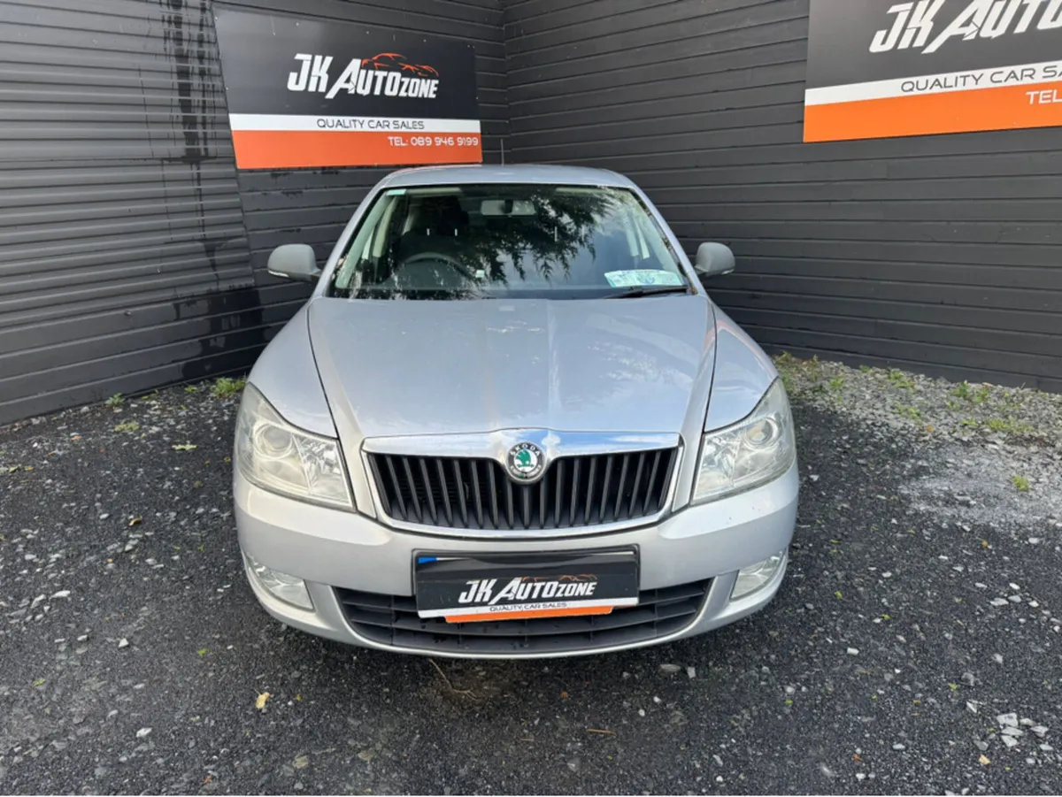 Skoda Octavia ACTIVE 1.2 TSI 105HP DSG 4 4DR AUTO - Image 2