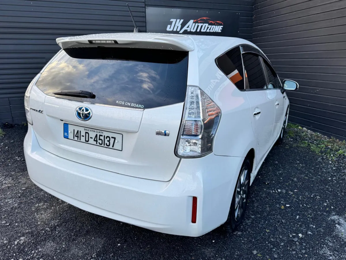 Toyota Prius 1.8 HYBRID AUTO - Image 4