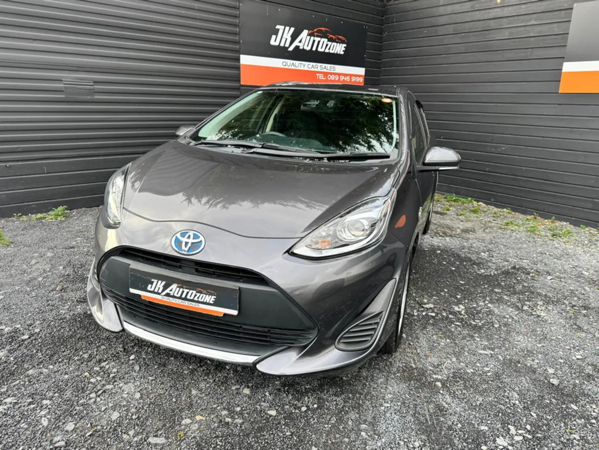 Toyota Aqua 1.5 HYBRID AUTO - Image 2