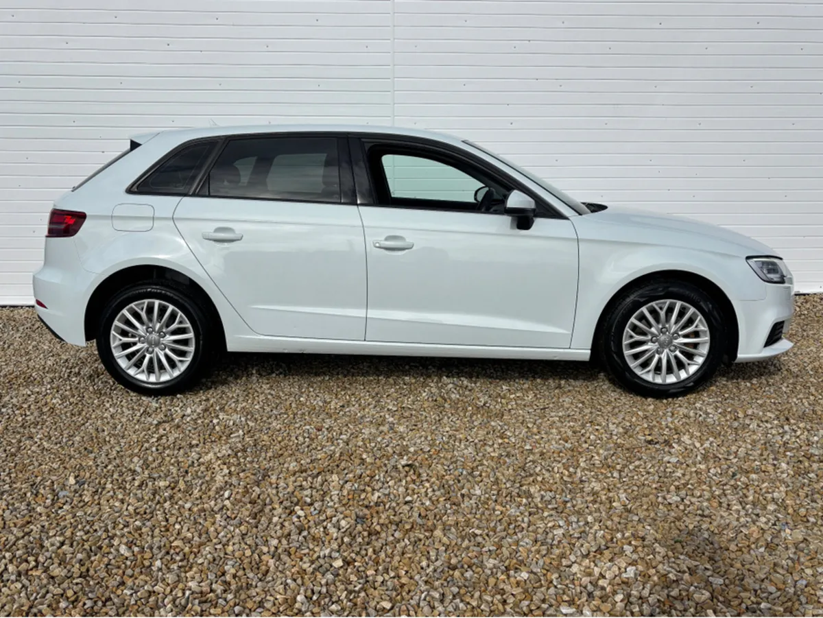 Audi A3 1.0 TFSI SE TECHNIK 116PS 5DR - Image 4