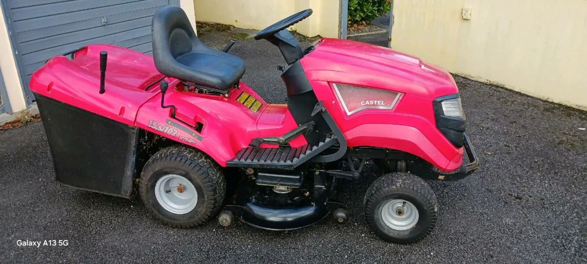 Castel Ride on mower - Image 1