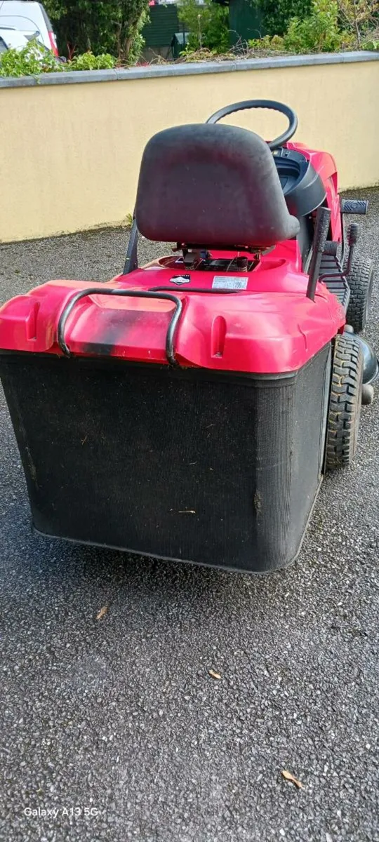 Castel Ride on mower - Image 3