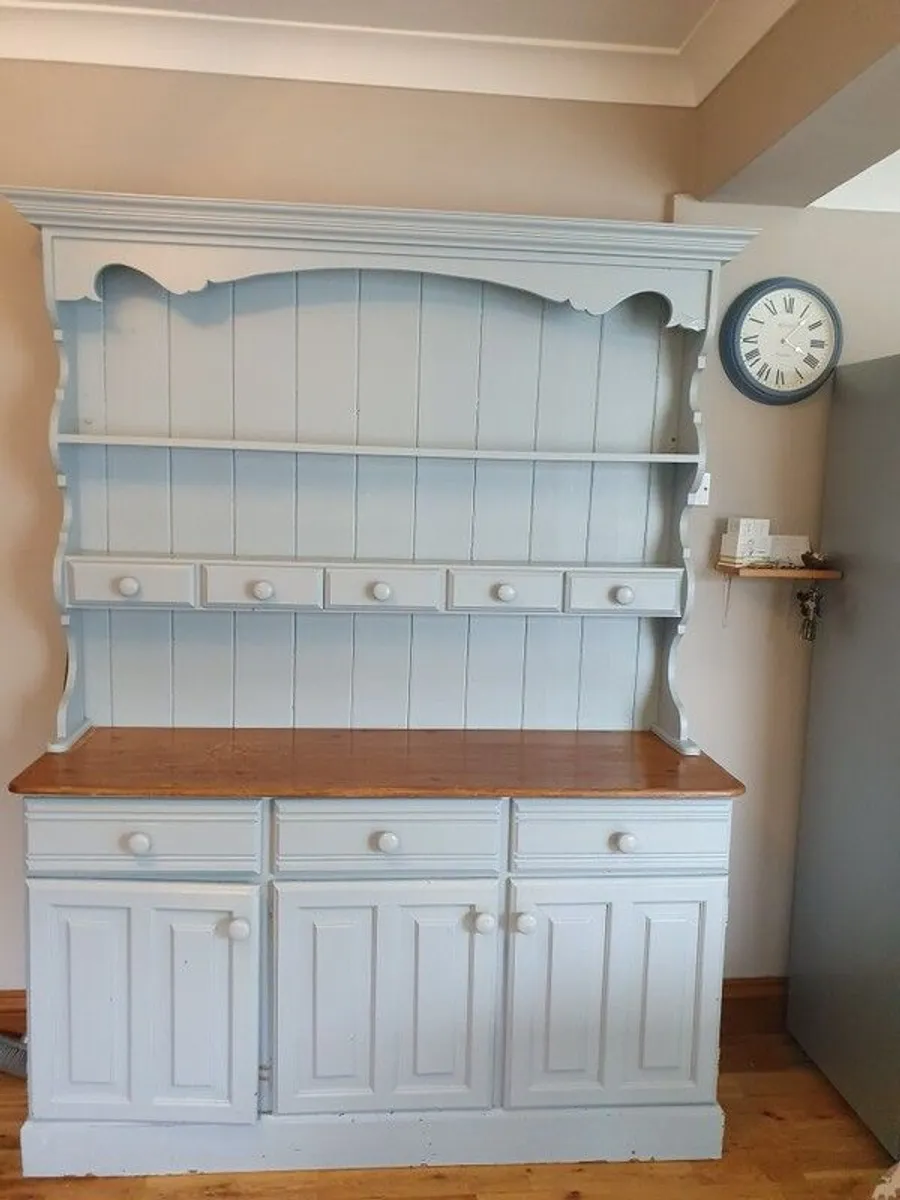 Dresser - Image 4