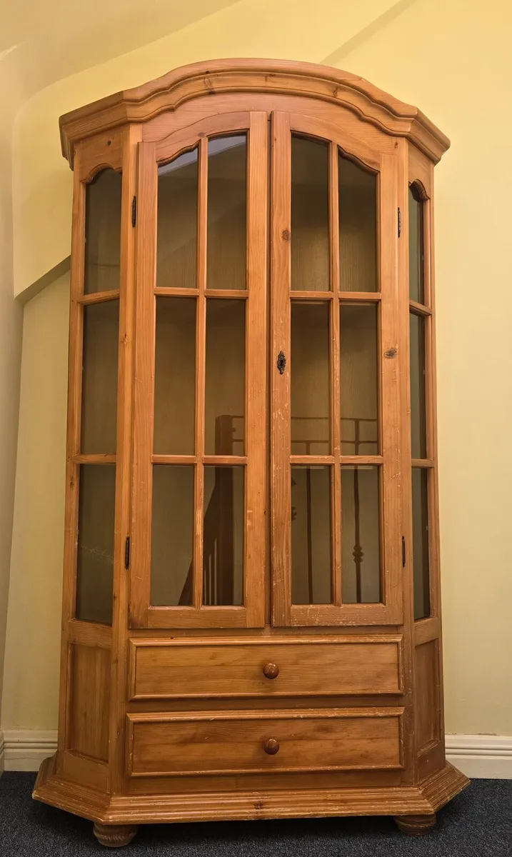 Glass cabinet - Image 1