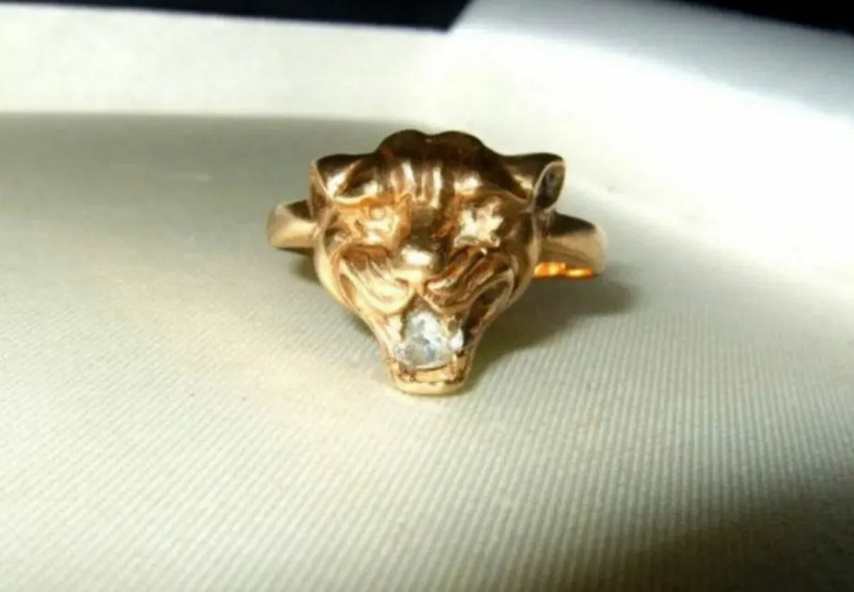 Vintage Hallmarked 9ct Gold Gemset 'Panther' Ring - Image 3