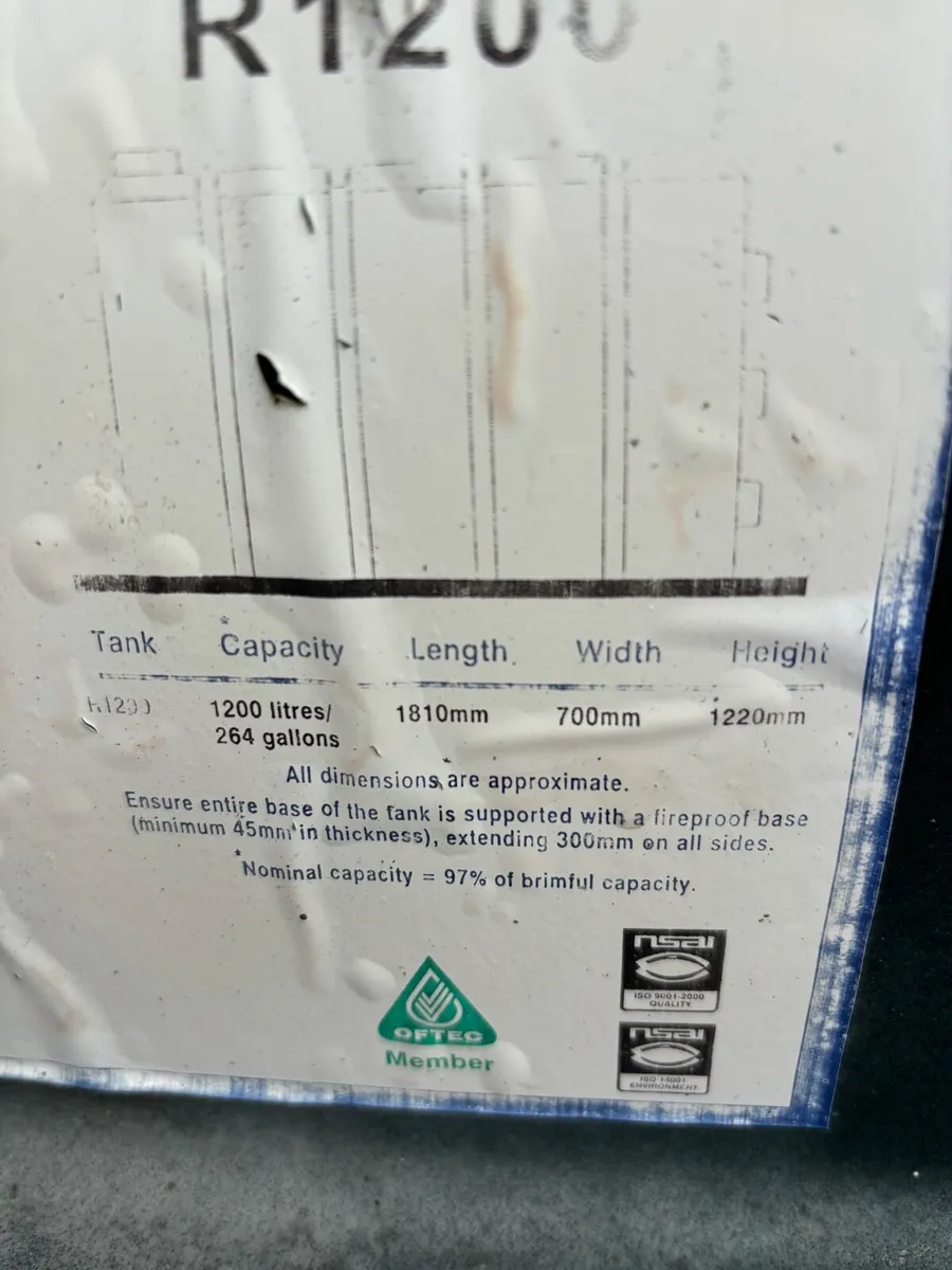 Oil tank - Image 1