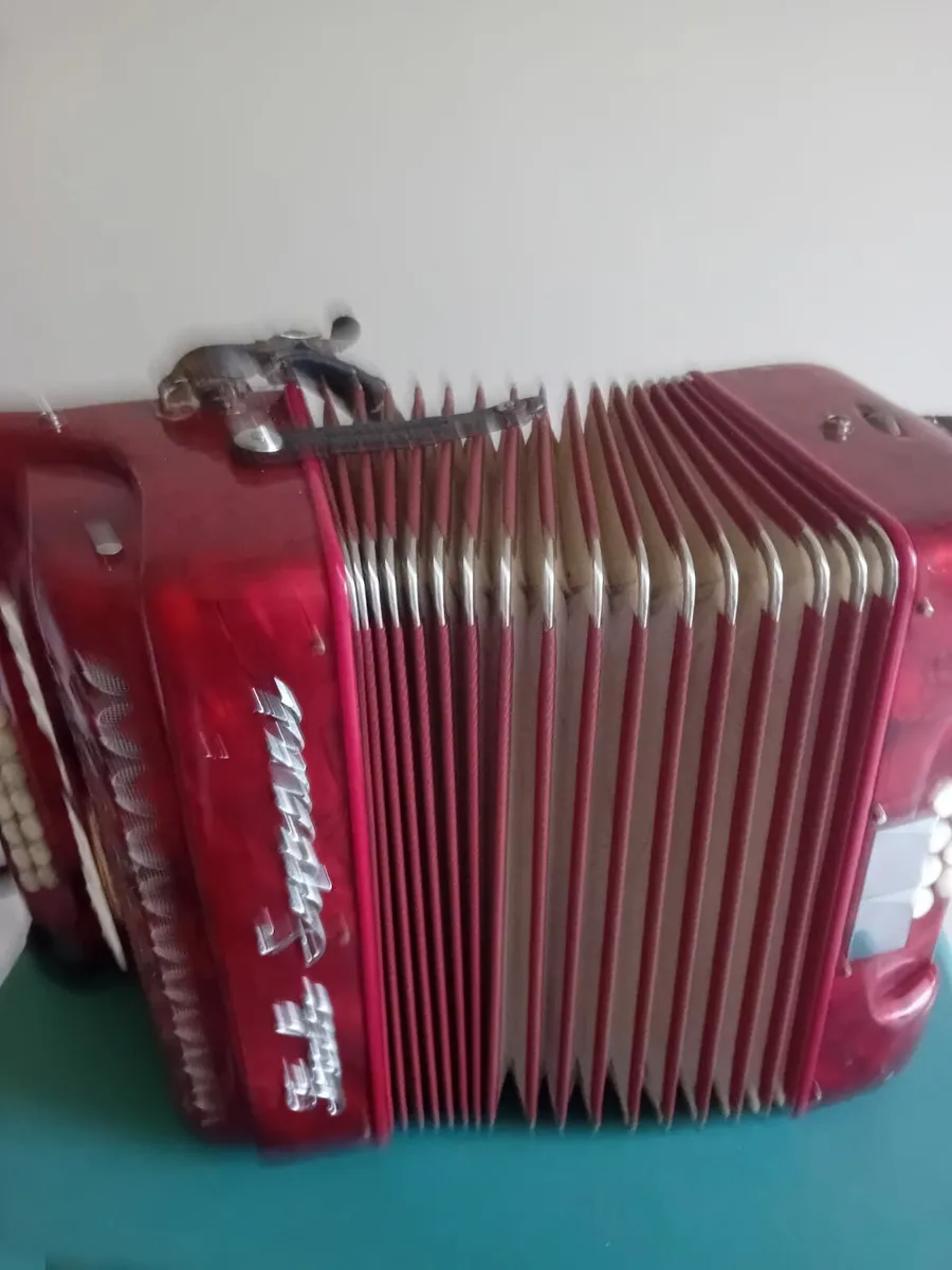 Paslo Soprani Accordian - Image 2
