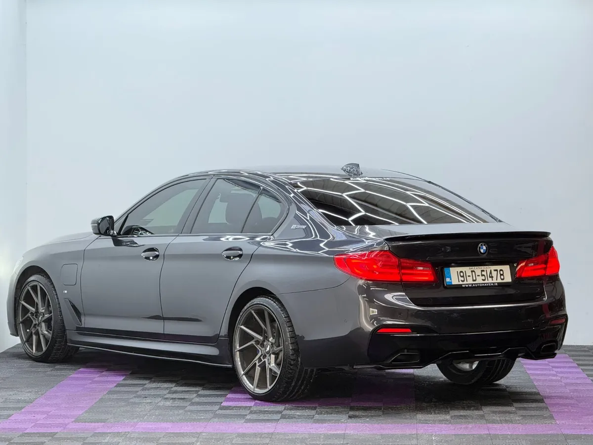 2019 BMW 5-Series 530E M Sport - Image 4
