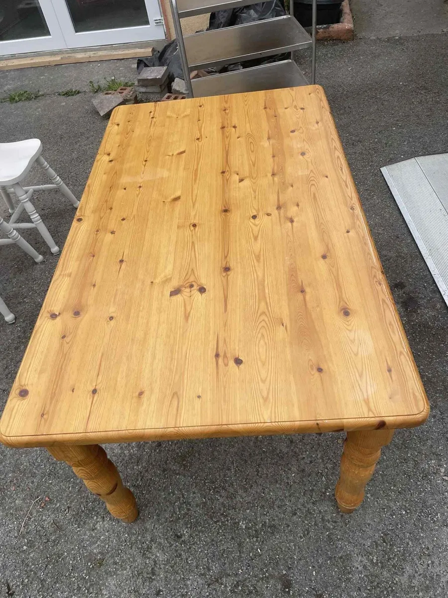 Heavy pine kitchen wooden table - Image 4
