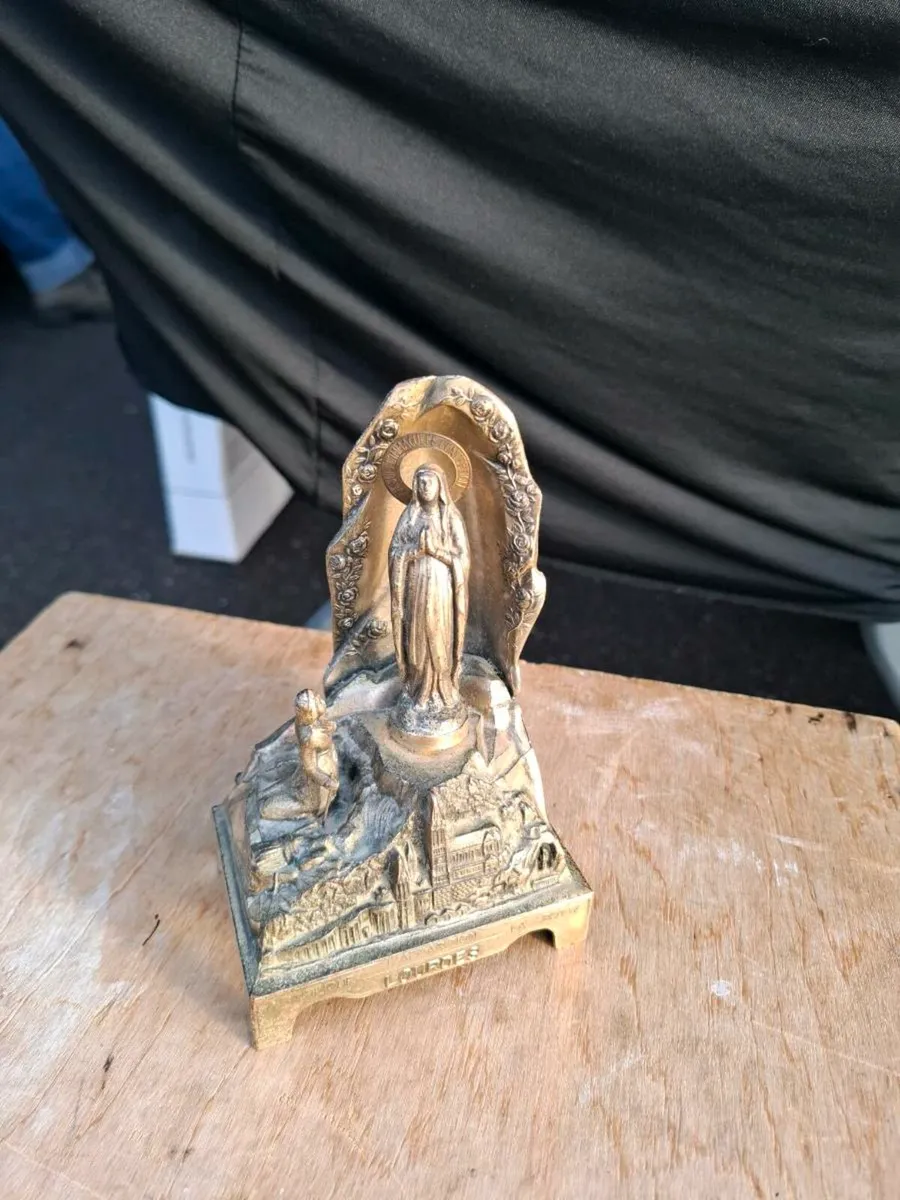 Vintage lourdes musical box postage possible