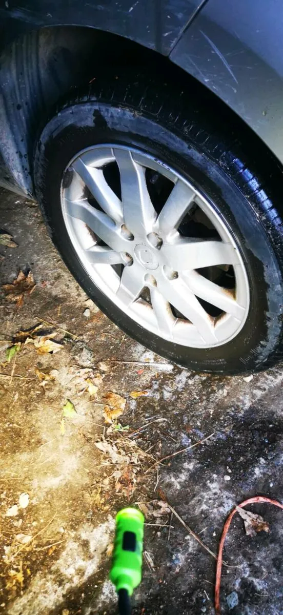 4 alloy wheels. On perfect tyres - Image 3