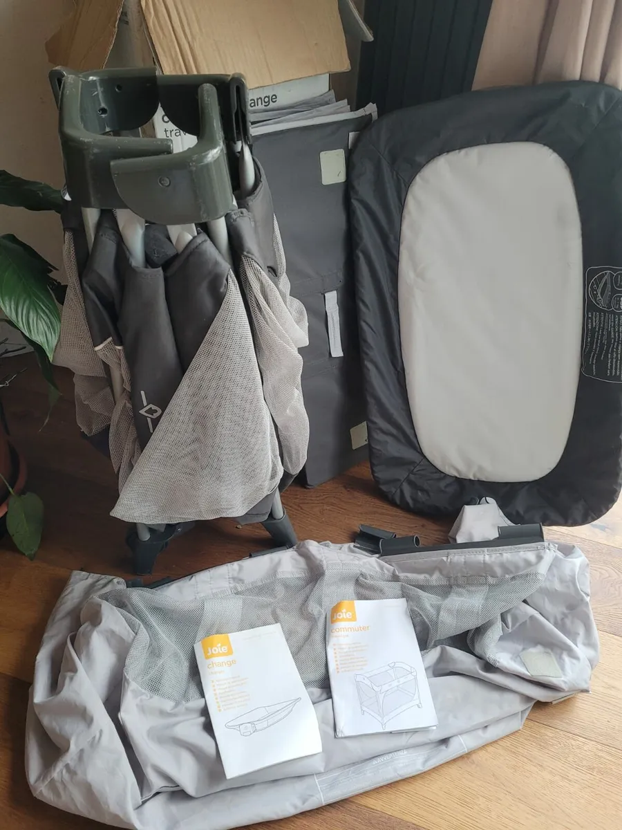 Joie travel cot - Image 4