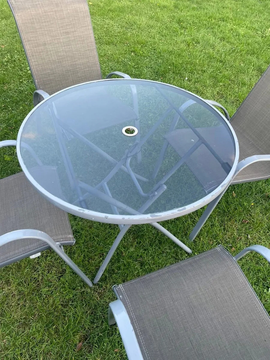 Garden furniture set table and 4 chairs - Image 2